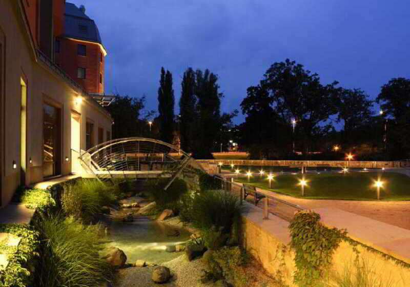 هتل Courtyard By Marriott Pilsen