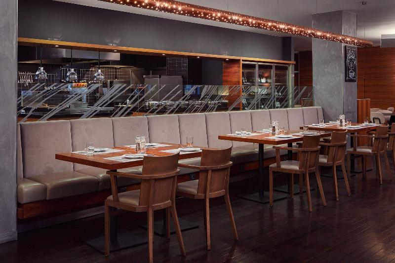 هتل Courtyard By Marriott Pilsen