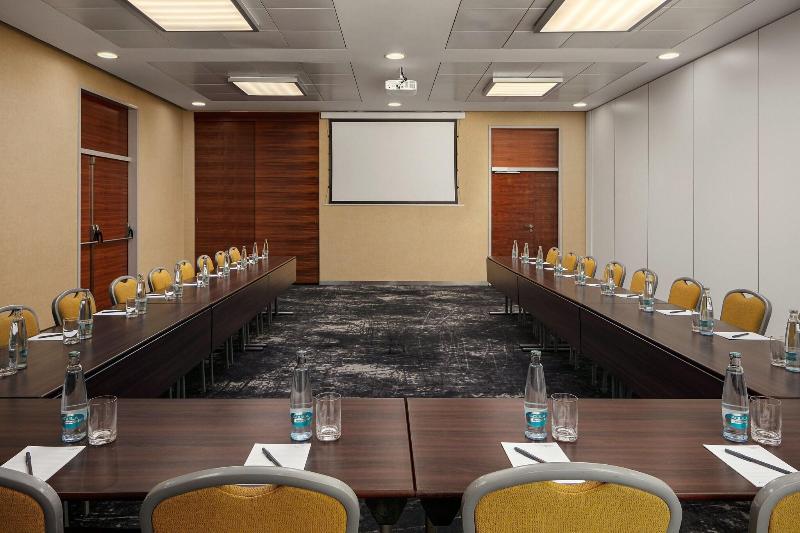 فندق Courtyard By Marriott Pilsen