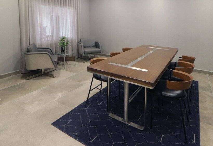 ホテル Courtyard Monterrey Airport