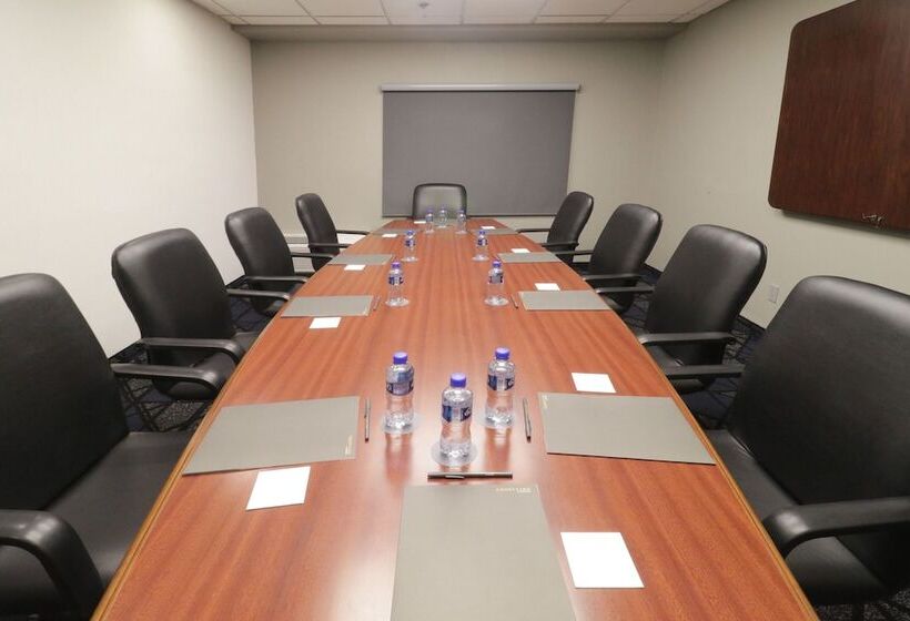 ホテル Courtyard Monterrey Airport