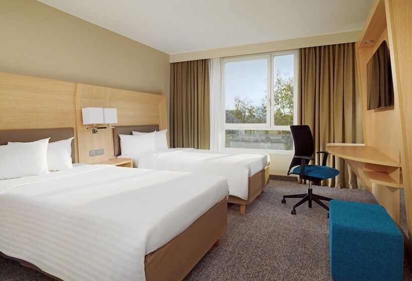هتل Courtyard By Marriott Paris La Defense West   Colombes