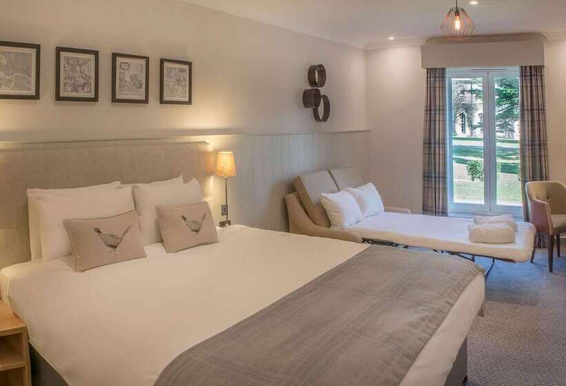 Отель De Vere Beaumont Estate