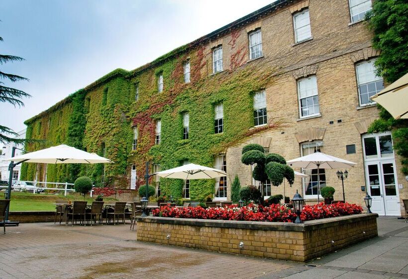 Отель De Vere Beaumont Estate