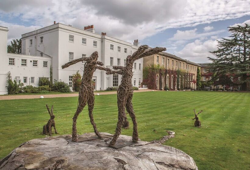 Отель De Vere Beaumont Estate