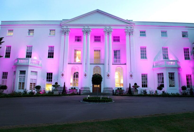 Отель De Vere Beaumont Estate