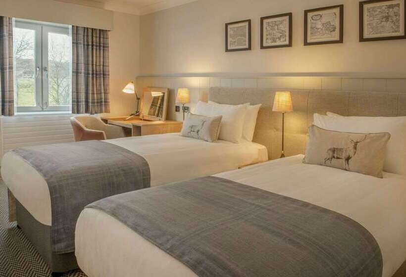 Отель De Vere Beaumont Estate