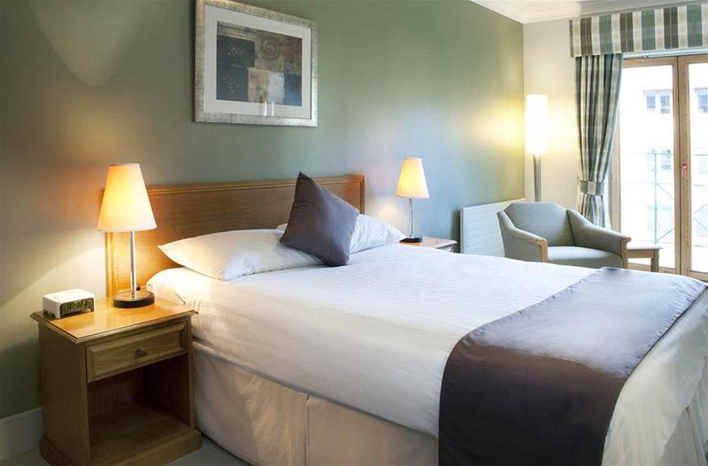 Отель De Vere Beaumont Estate