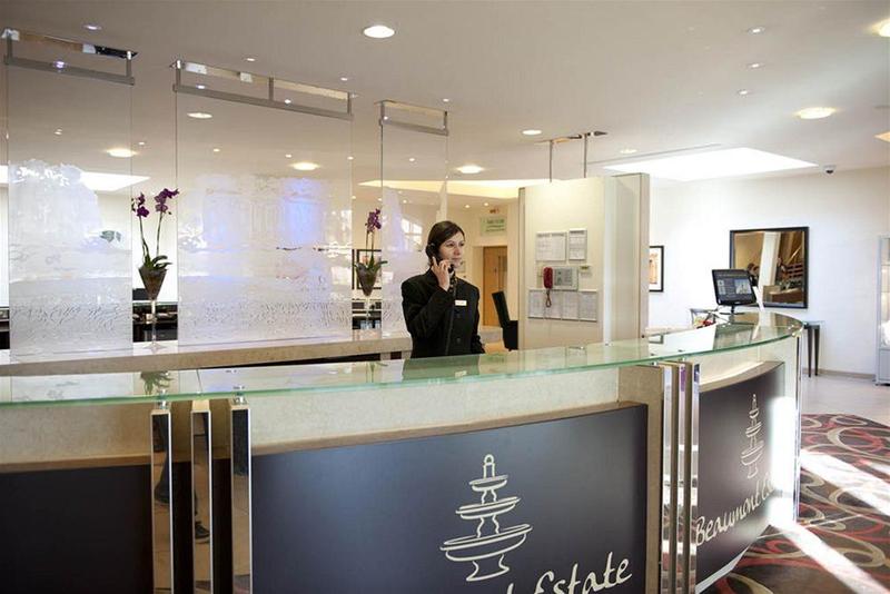 Отель De Vere Beaumont Estate