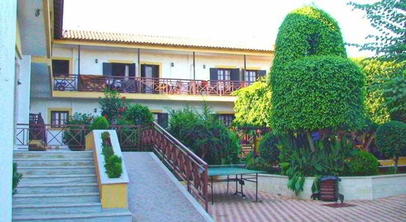 בית מלון כפרי Despo