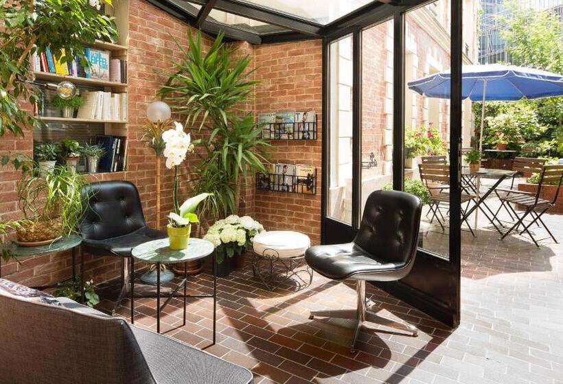 Отель Espace Champerret