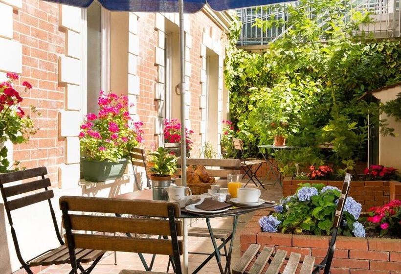 Отель Espace Champerret