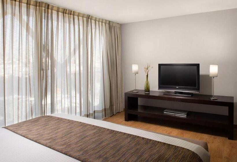 בית מלון כפרי Exe Suites Reforma