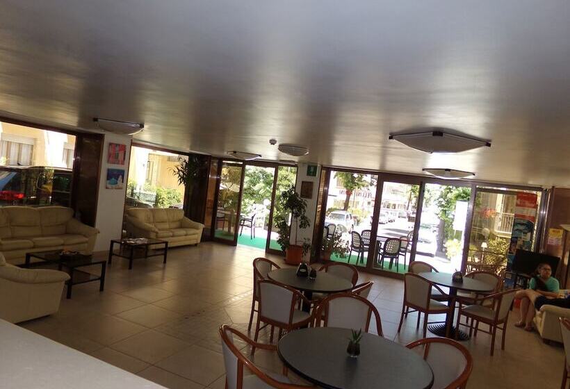 فندق Fellini Rimini