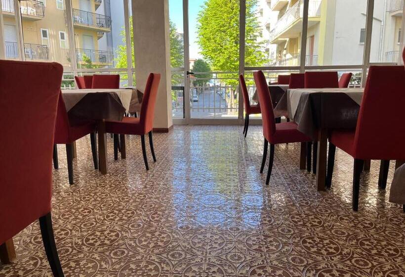 فندق Fellini Rimini