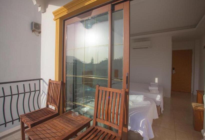 בית מלון כפרי Ferah