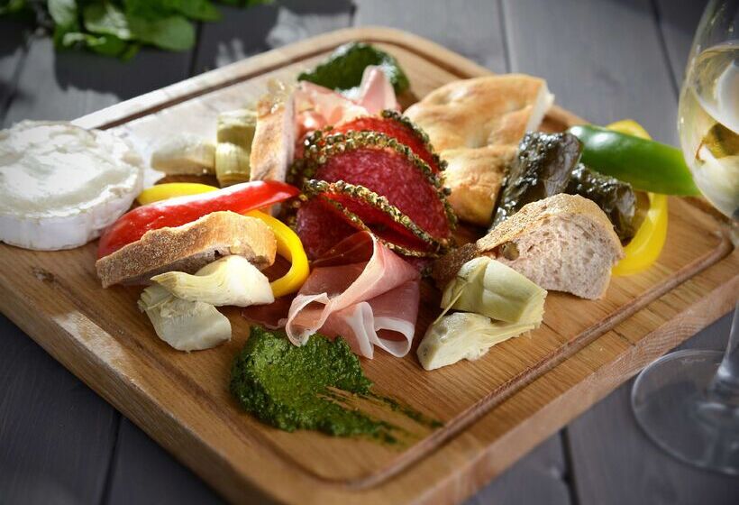 هتل Hilton Dublin Kilmainham