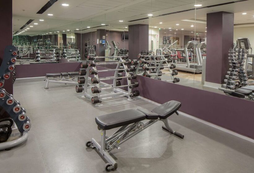 هتل Hilton Dublin Kilmainham