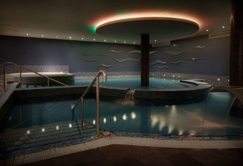 هتل Hilton Dublin Kilmainham