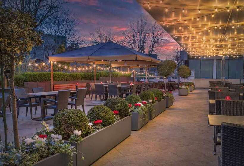هتل Hilton Dublin Kilmainham