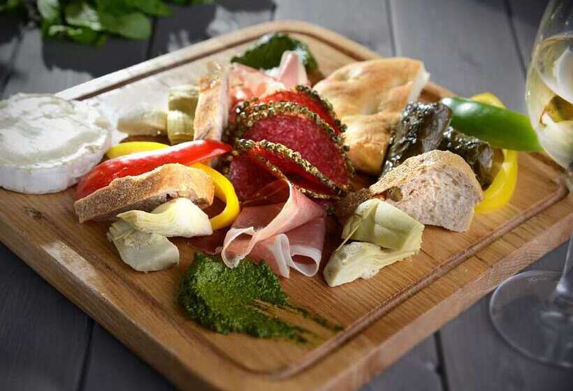 هتل Hilton Dublin Kilmainham