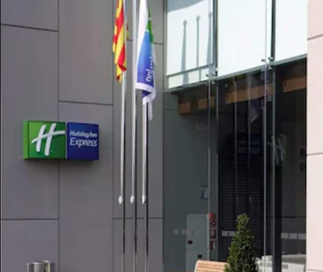 Отель Holiday Inn Express Barcelona City 22@, An Ihg