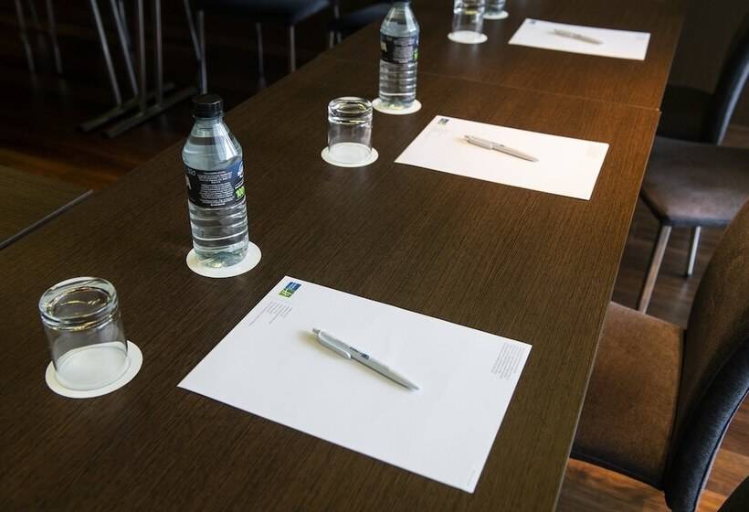 Отель Holiday Inn Express Barcelona City 22@, An Ihg