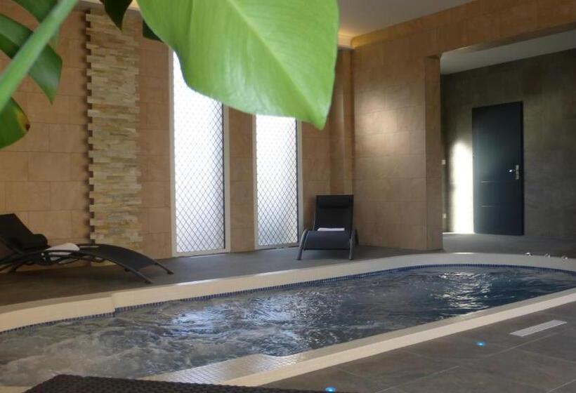 ホテル Hôtel Ariane & Spa