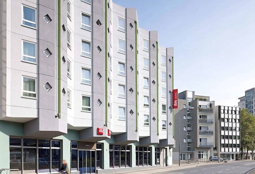 בית מלון כפרי Ibis Köln Centrum