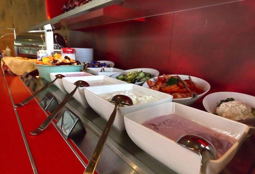 בית מלון כפרי Ibis Köln Centrum