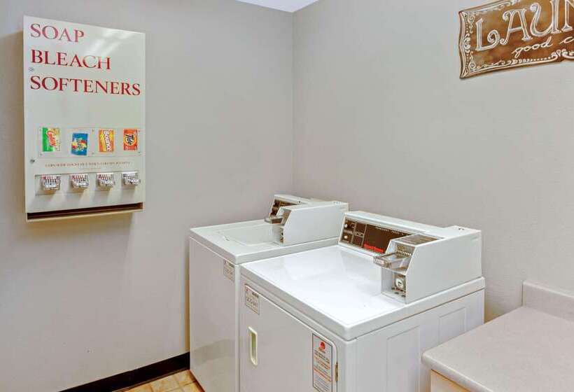 فندق La Quinta By Wyndham Milwaukee Delafield