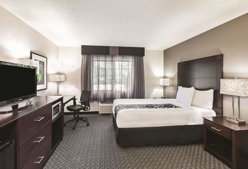 فندق La Quinta By Wyndham Milwaukee Delafield