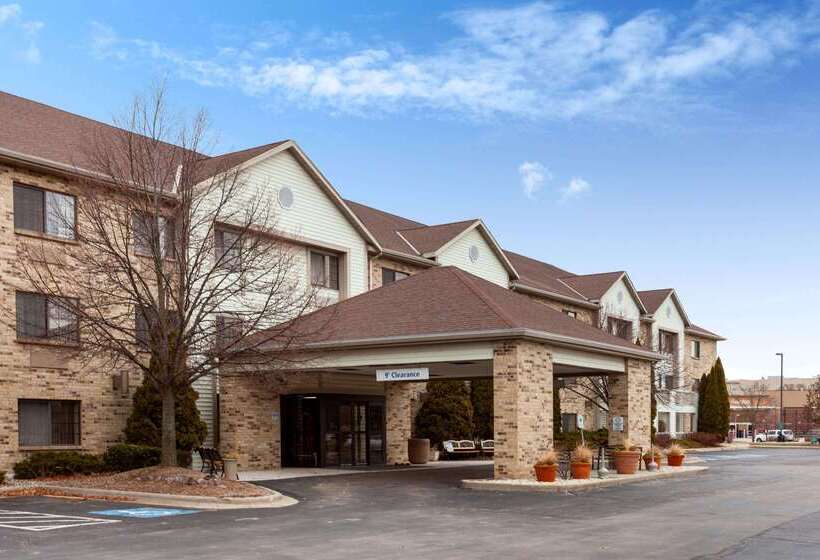 فندق La Quinta By Wyndham Milwaukee Delafield