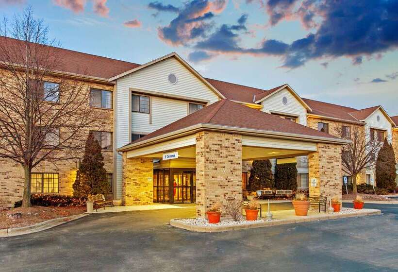فندق La Quinta By Wyndham Milwaukee Delafield