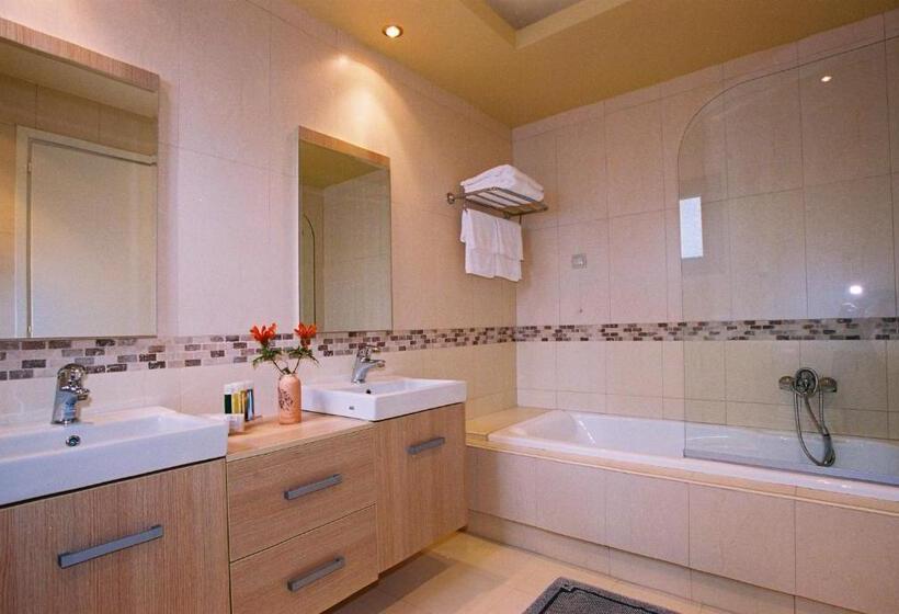 هتل Lemnos Village Resort