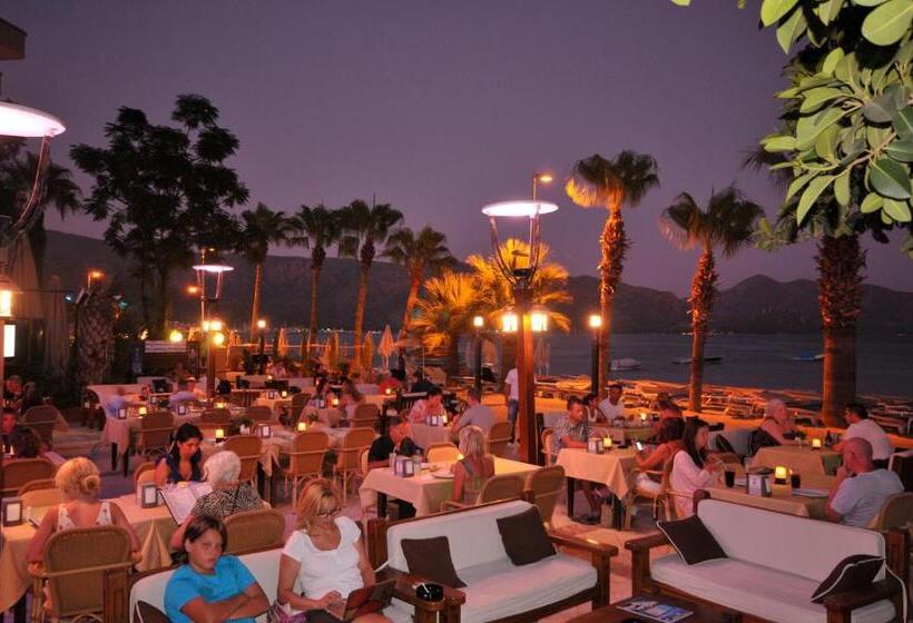 فندق Maris Beach