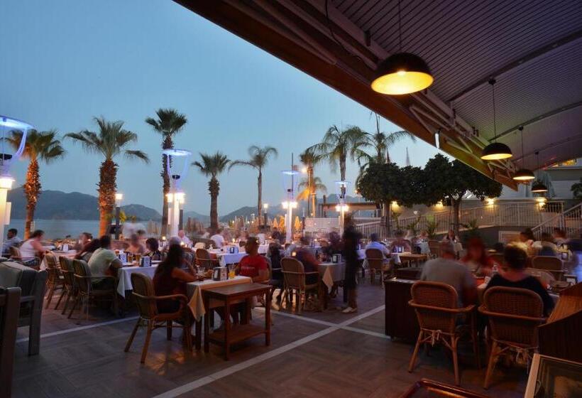 فندق Maris Beach