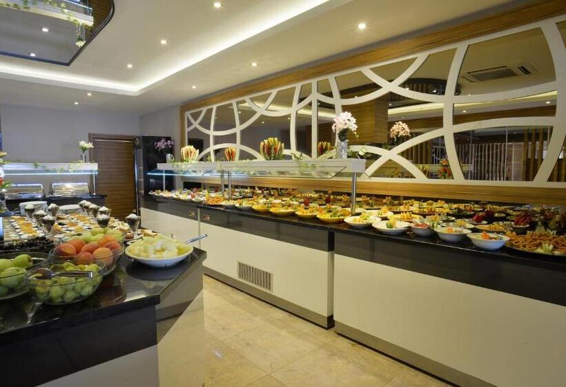 فندق Maris Beach