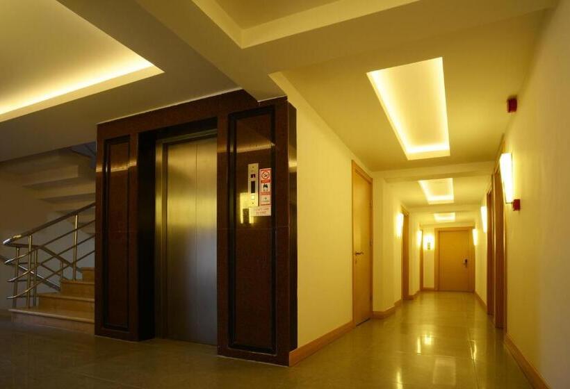 فندق Maris Beach