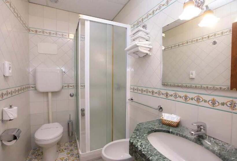 Отель Mega Mare