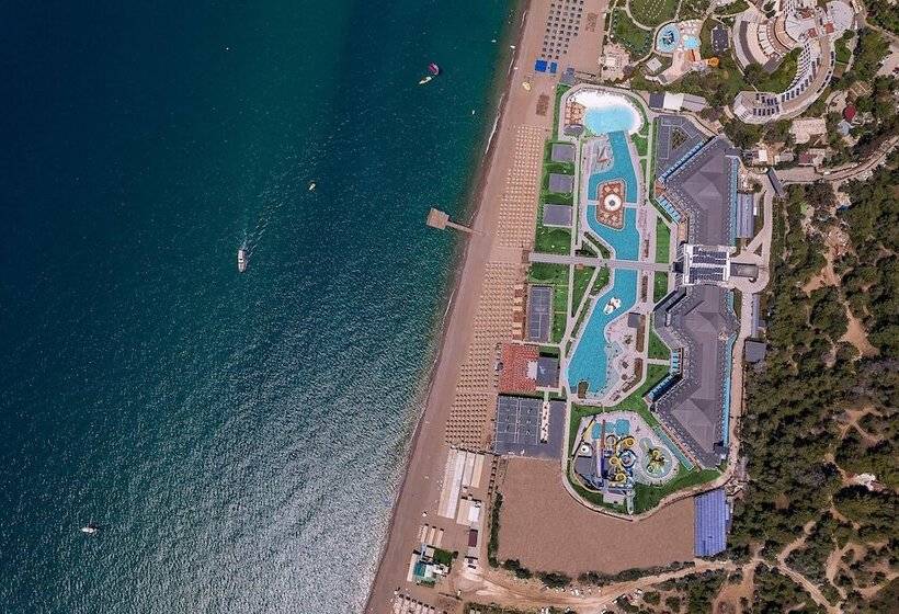 هتل Lago