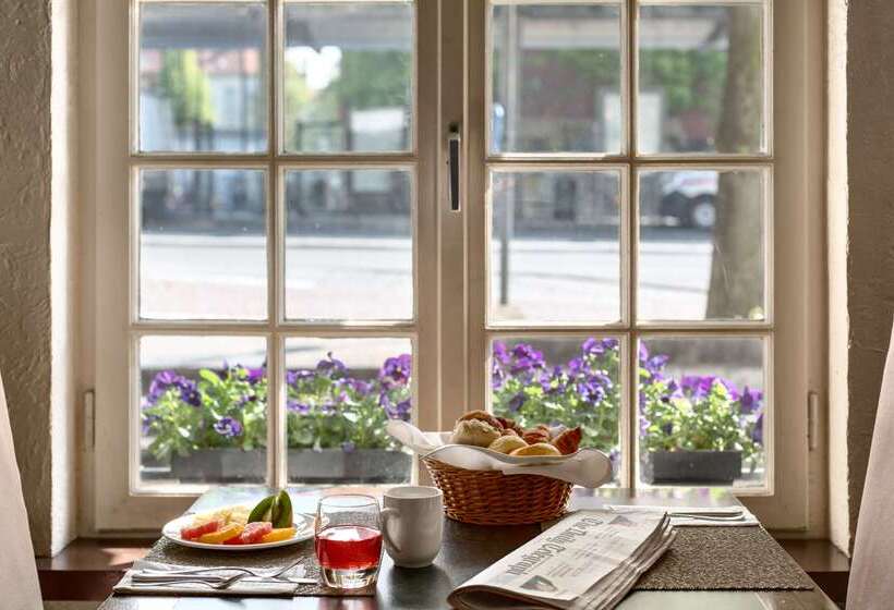 Отель NH Brugge