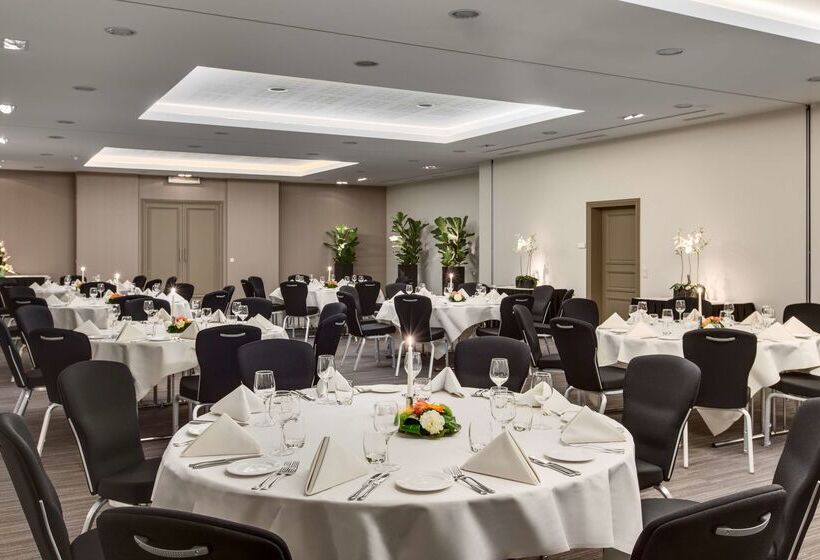 Отель NH Brugge