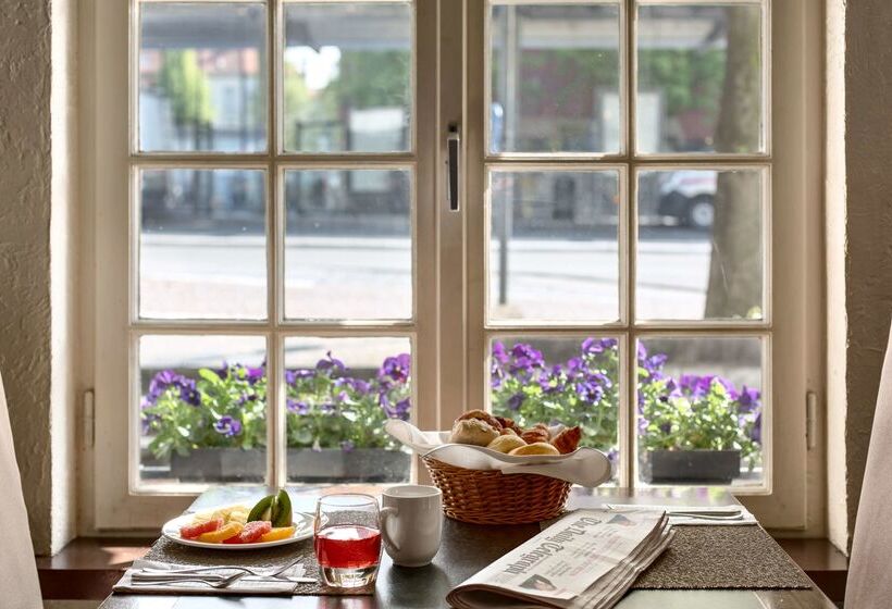 Отель NH Brugge