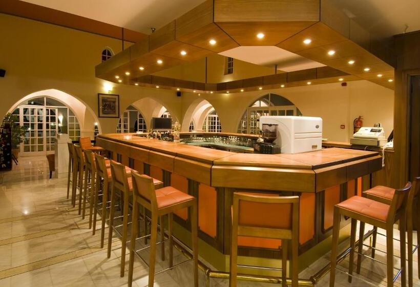 Отель Platanista