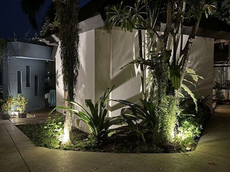 בית מלון כפרי Punnpreeda Beach Resort   Sha Plus Certified