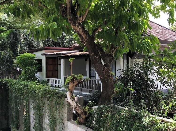 בית מלון כפרי Punnpreeda Beach Resort   Sha Plus Certified