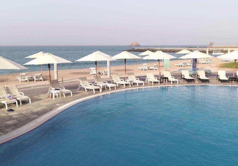 هتل Radisson Blu Resort Fujairah