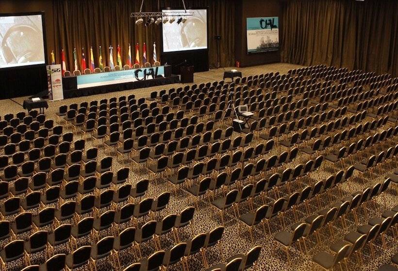 בית מלון כפרי Ros Tower