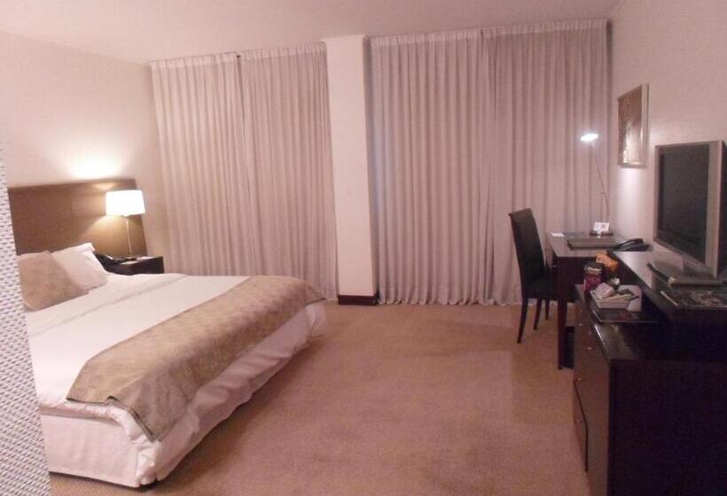 בית מלון כפרי Ros Tower